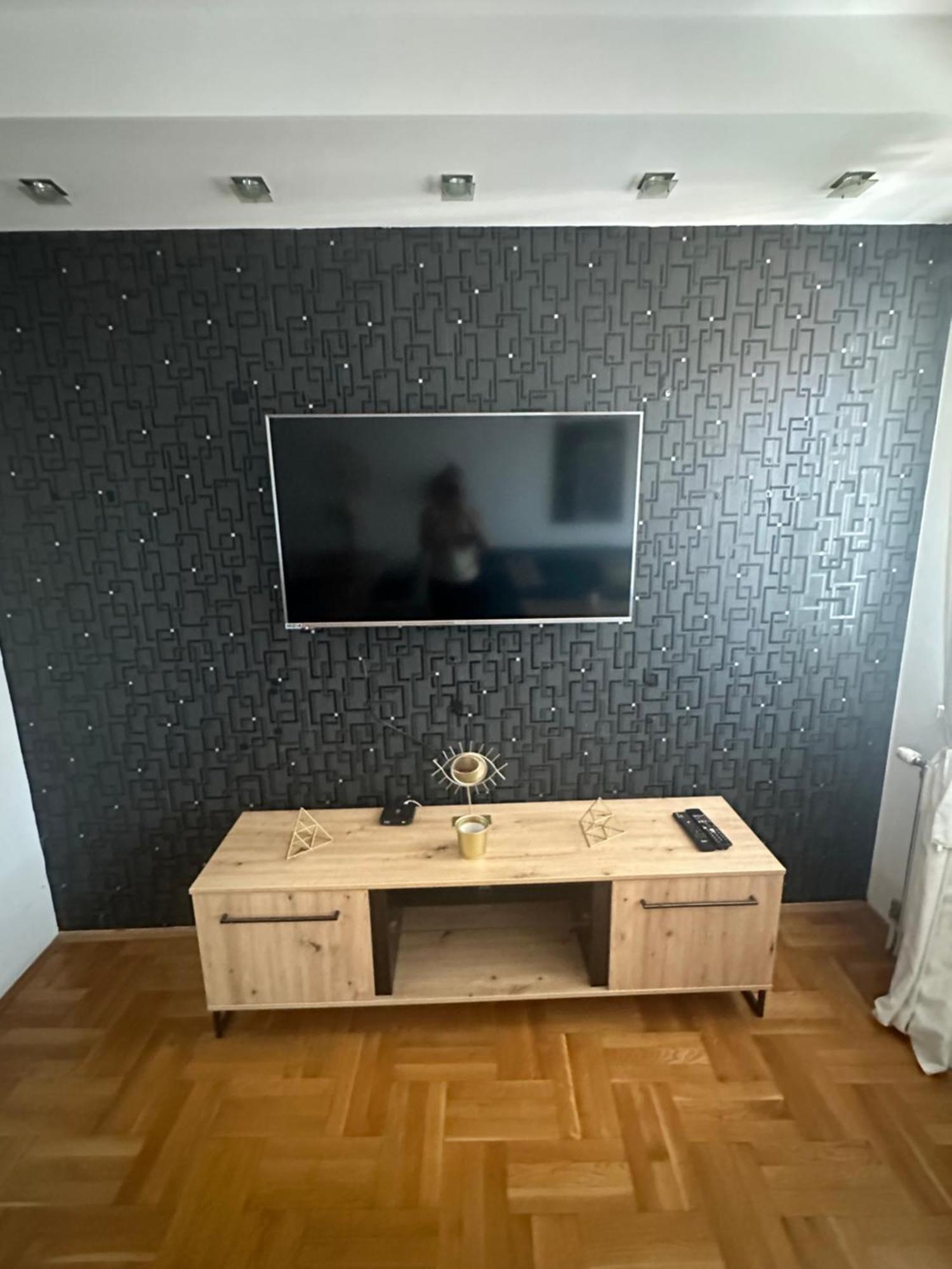 Lux Stan Na Dan Pozarevac Lägenhet Exteriör bild